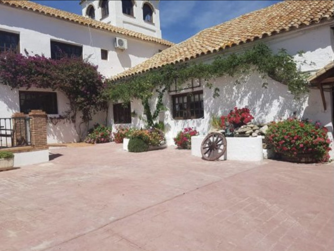 Countryhome for sale in Costa del Sol 24