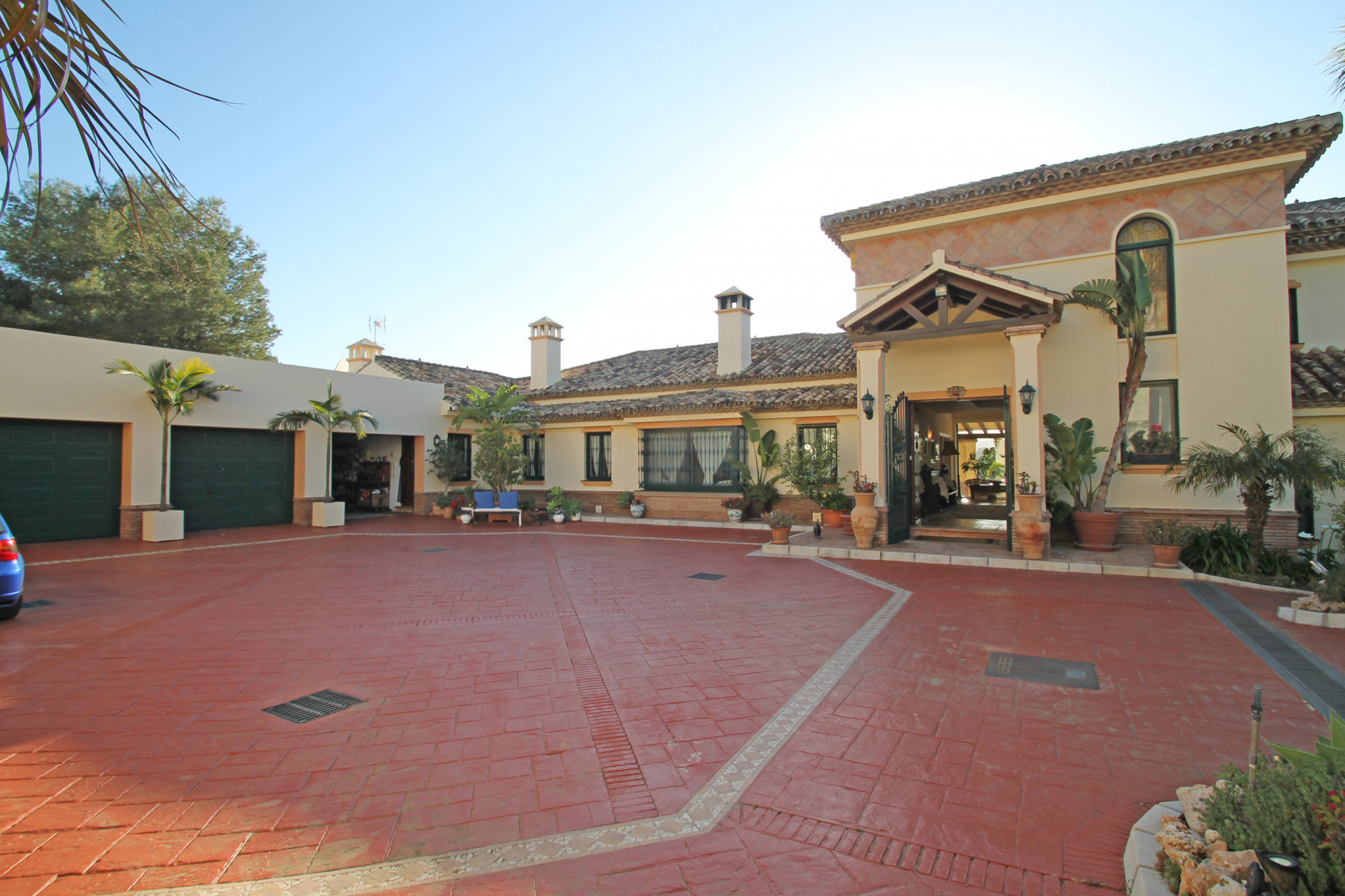 Villa for sale in Benahavís 2