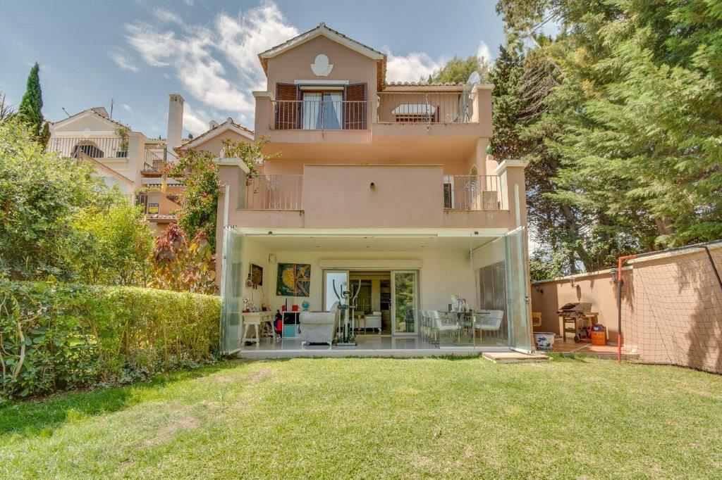 Townhouse for sale in Estepona 22