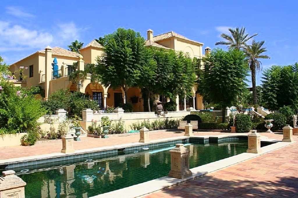 Villa te koop in Estepona 1