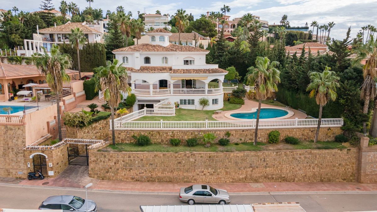 Villa for sale in Benalmádena 35