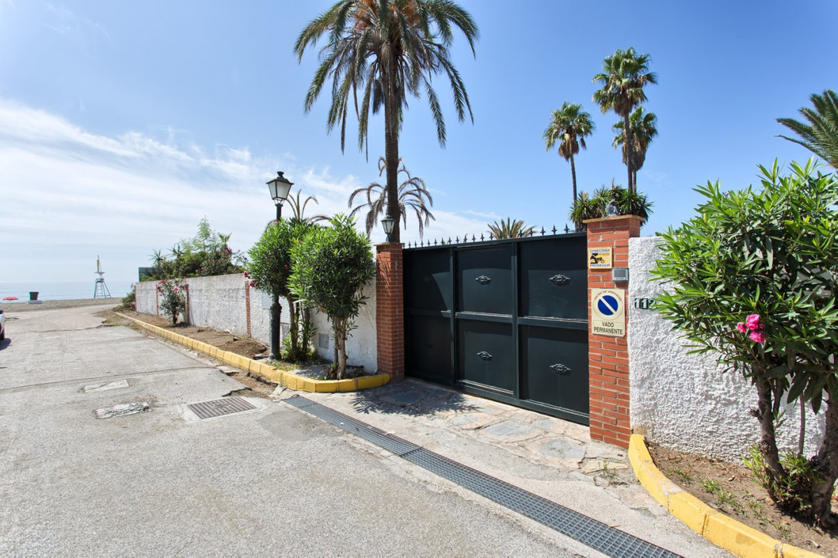 Villa te koop in Estepona 16