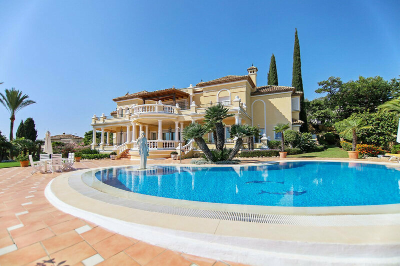 Villa te koop in Estepona 12