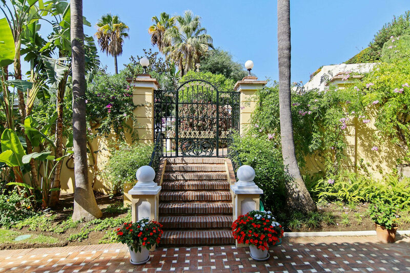 Villa te koop in Estepona 14