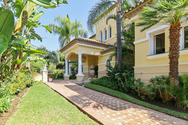 Villa te koop in Estepona 6