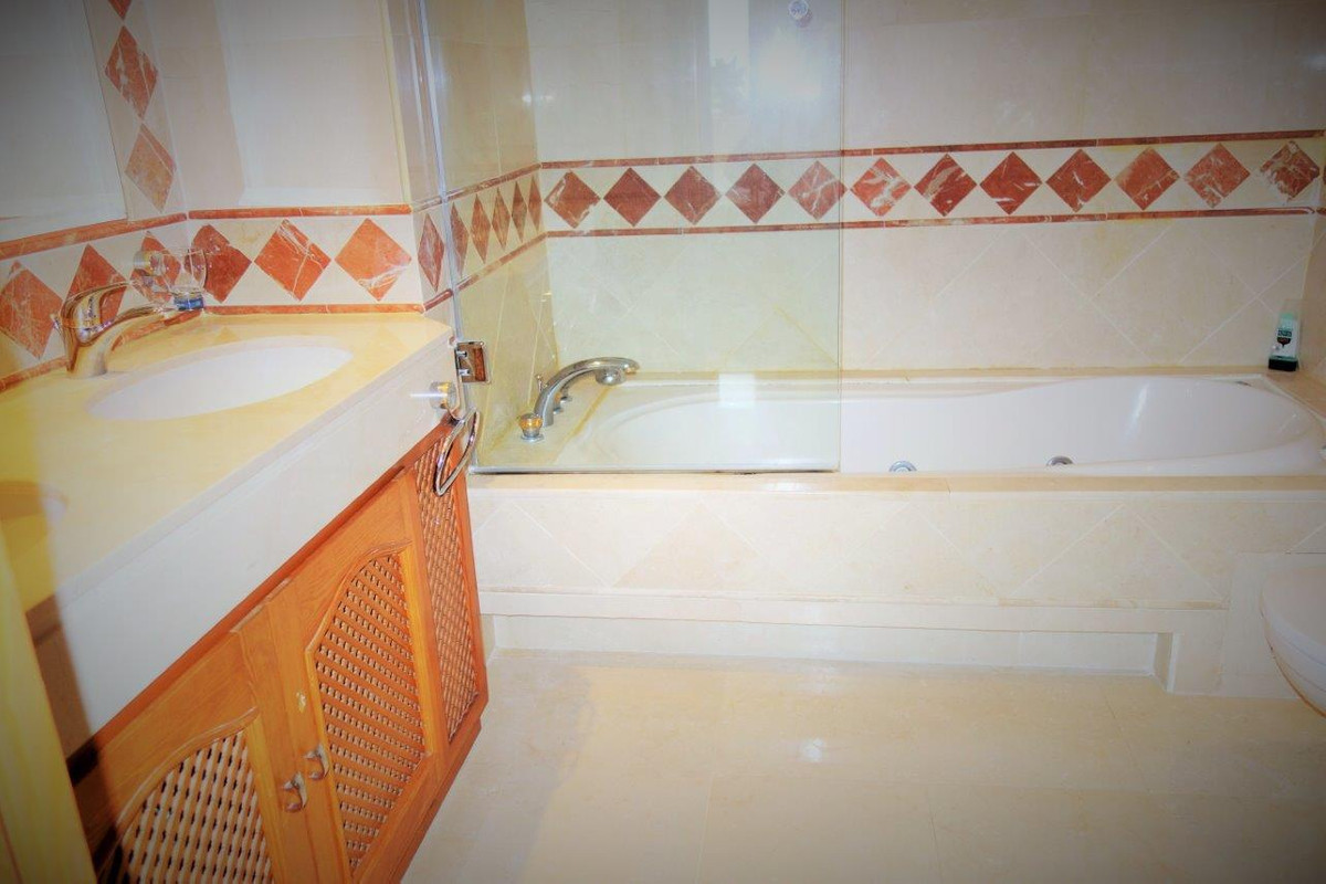 Appartement te koop in Estepona 24