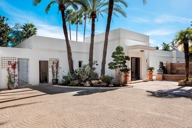 Villa te koop in Estepona 5