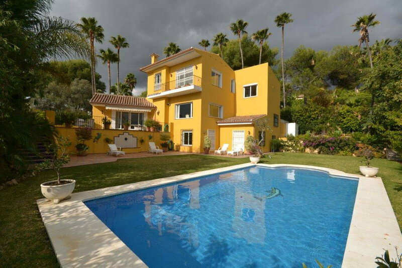 Villa for sale in Marbella - Golden Mile and Nagüeles 1