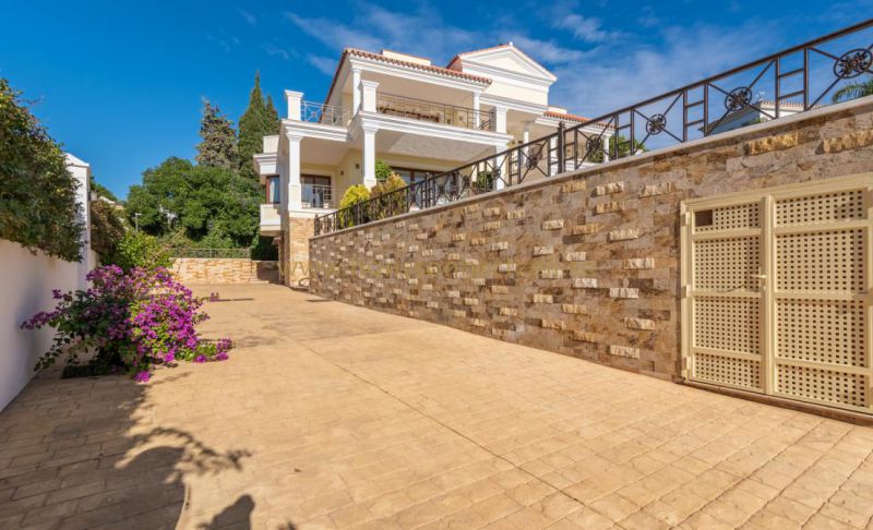 Villa for sale in Marbella - East 9