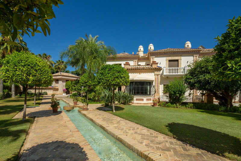 Villa for sale in Marbella - Golden Mile and Nagüeles 3