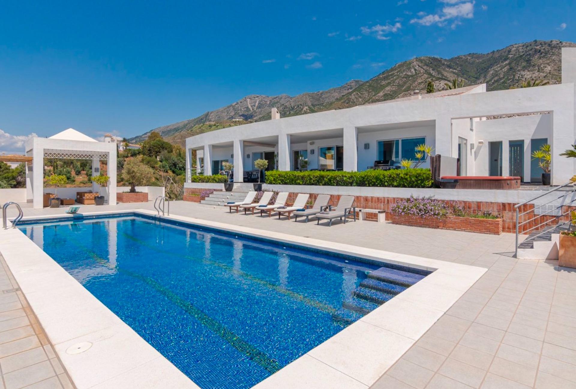 Villa for sale in Mijas 2