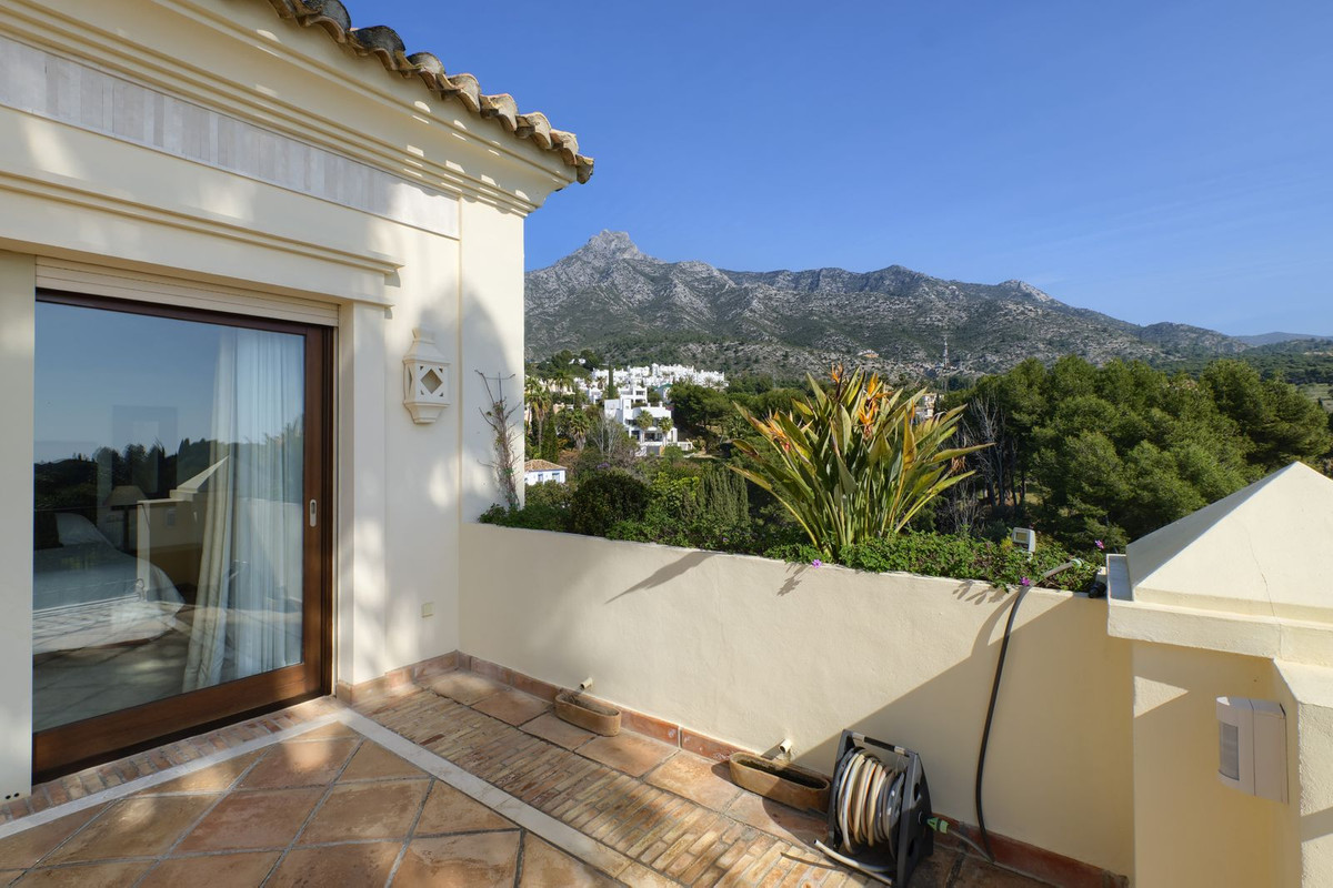 Villa for sale in Marbella - East 56