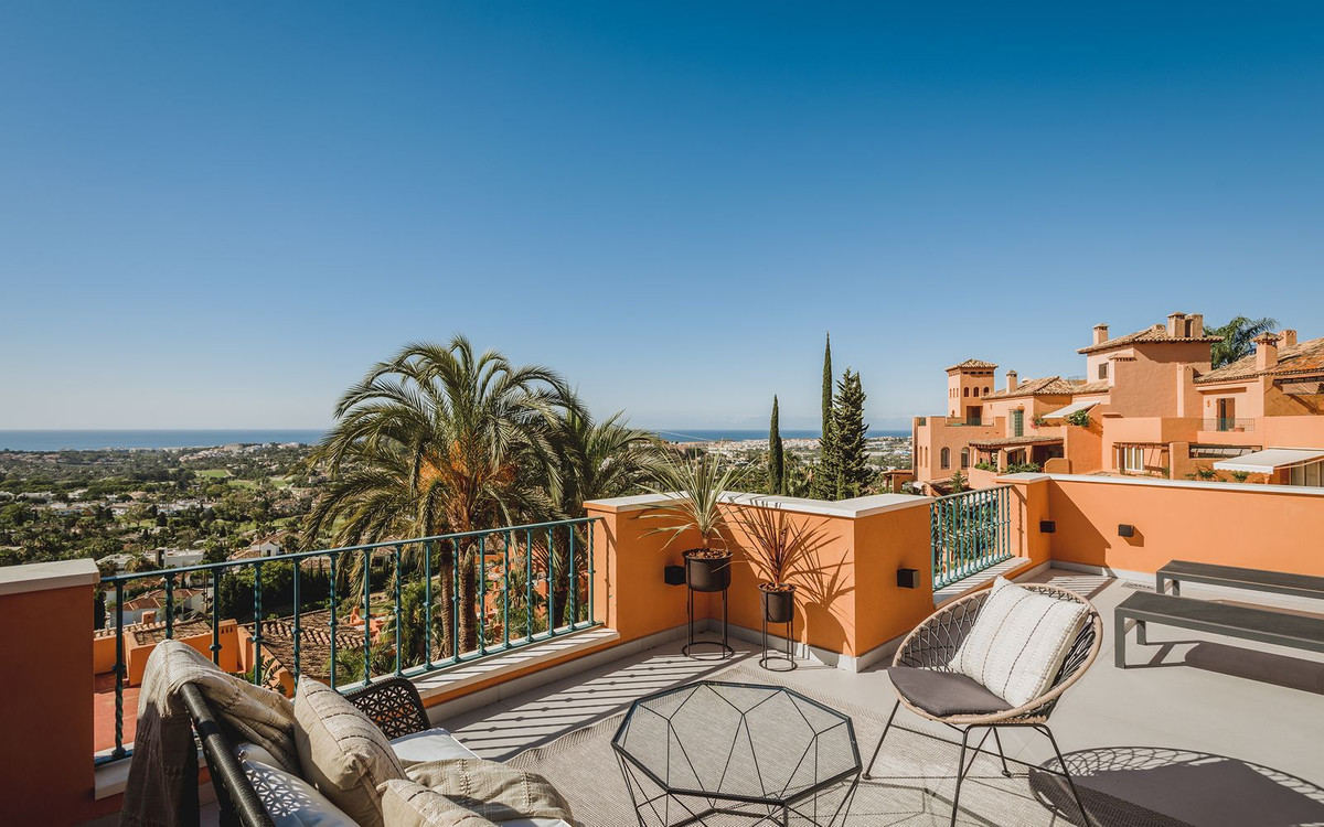 Penthouse for sale in Marbella - Nueva Andalucía 2