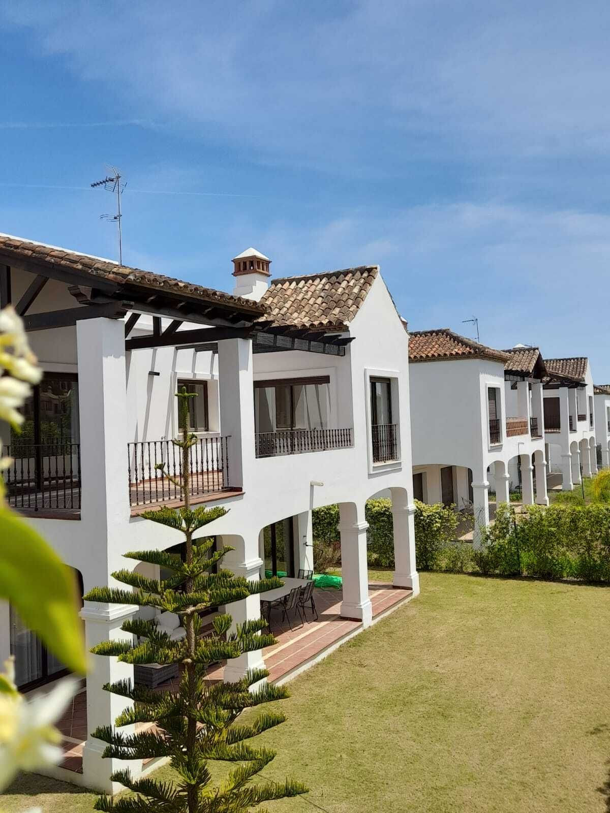 Villa à vendre à Estepona 3
