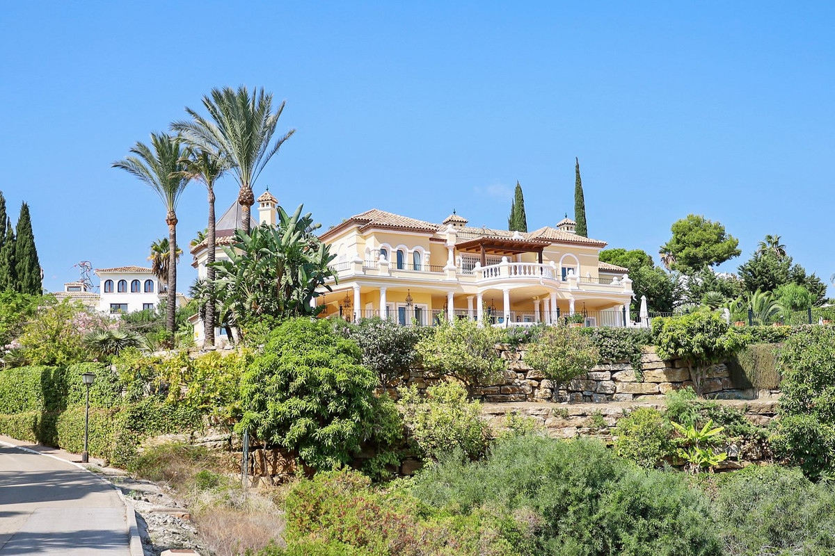 Villa te koop in Estepona 6