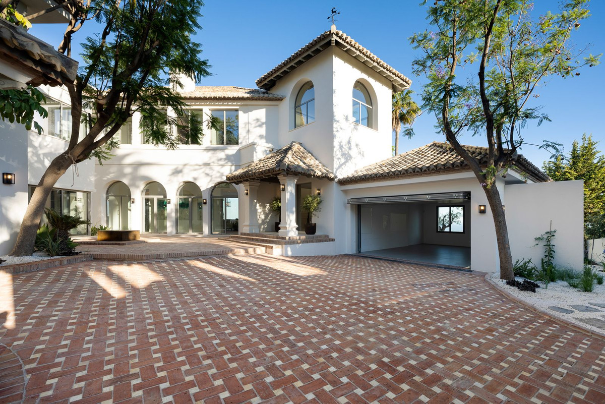 Villa for sale in Benahavís 23