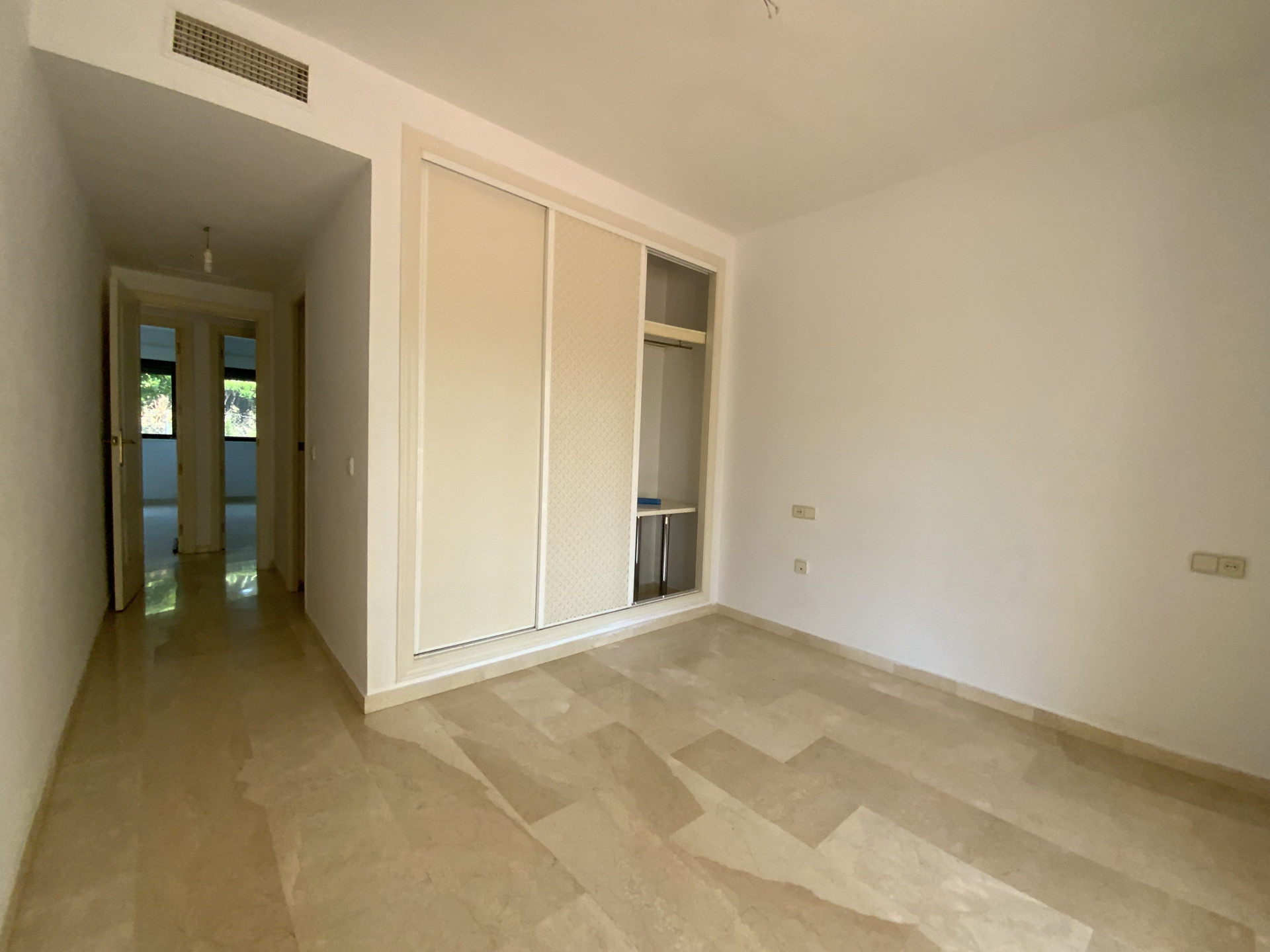 Apartment for sale in Estepona 15