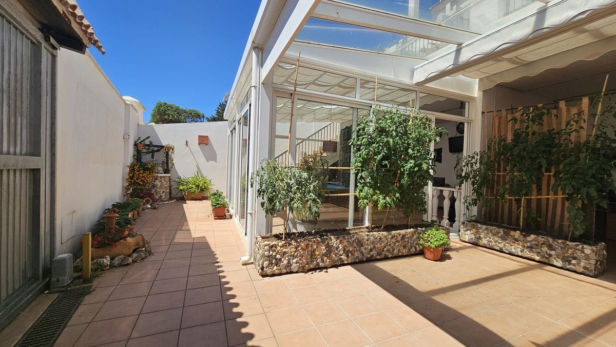 Townhouse for sale in Casares 17