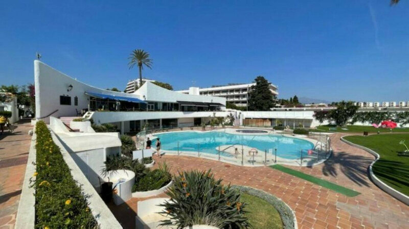 Townhouse te koop in Estepona 3