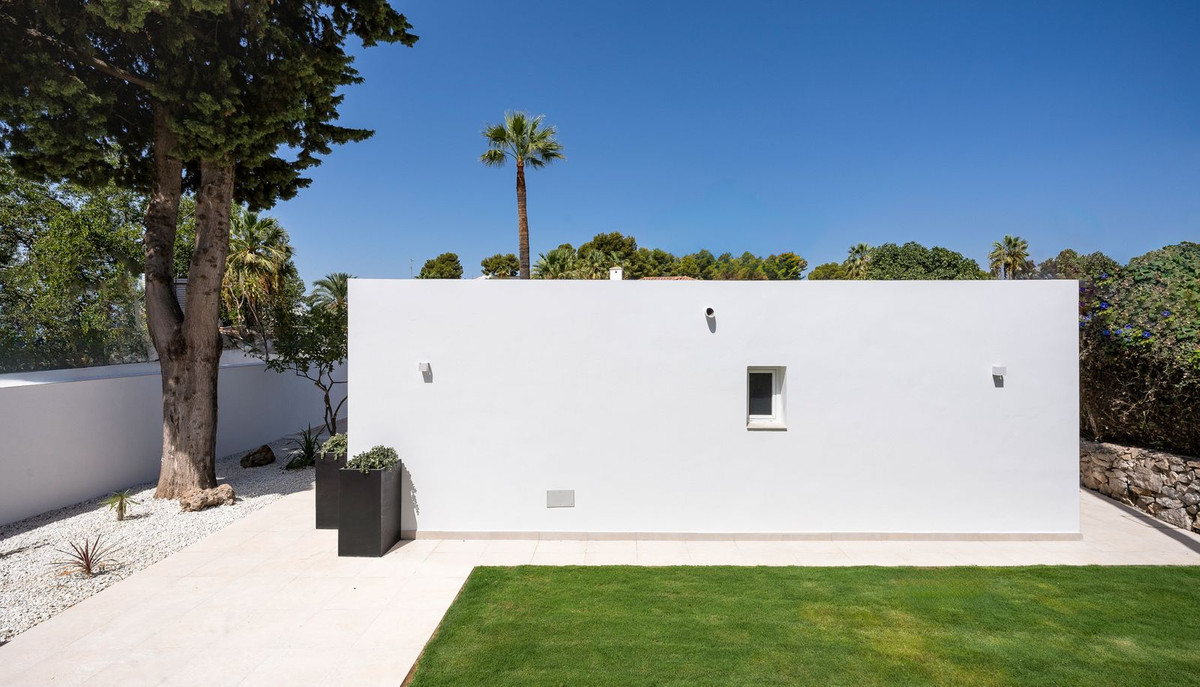 Villa for sale in Marbella - Nueva Andalucía 11