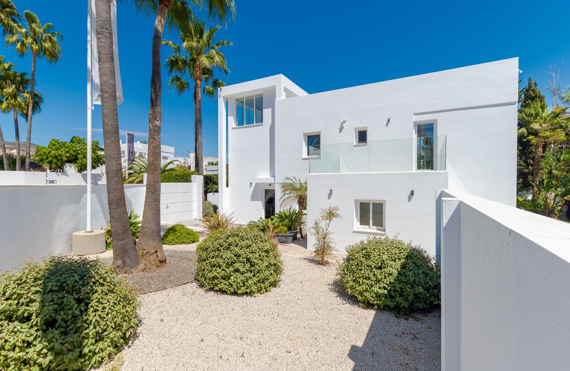 Villa for sale in Marbella - Golden Mile and Nagüeles 2