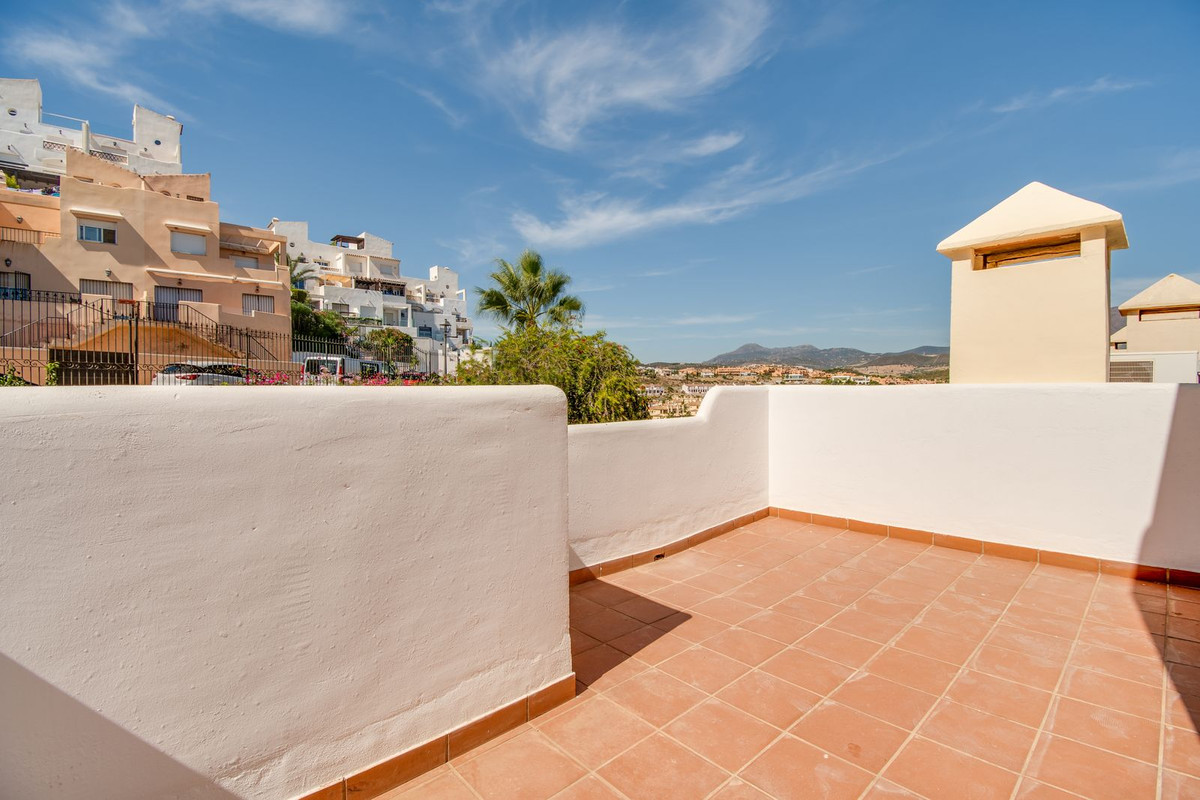 Penthouse for sale in Casares 16