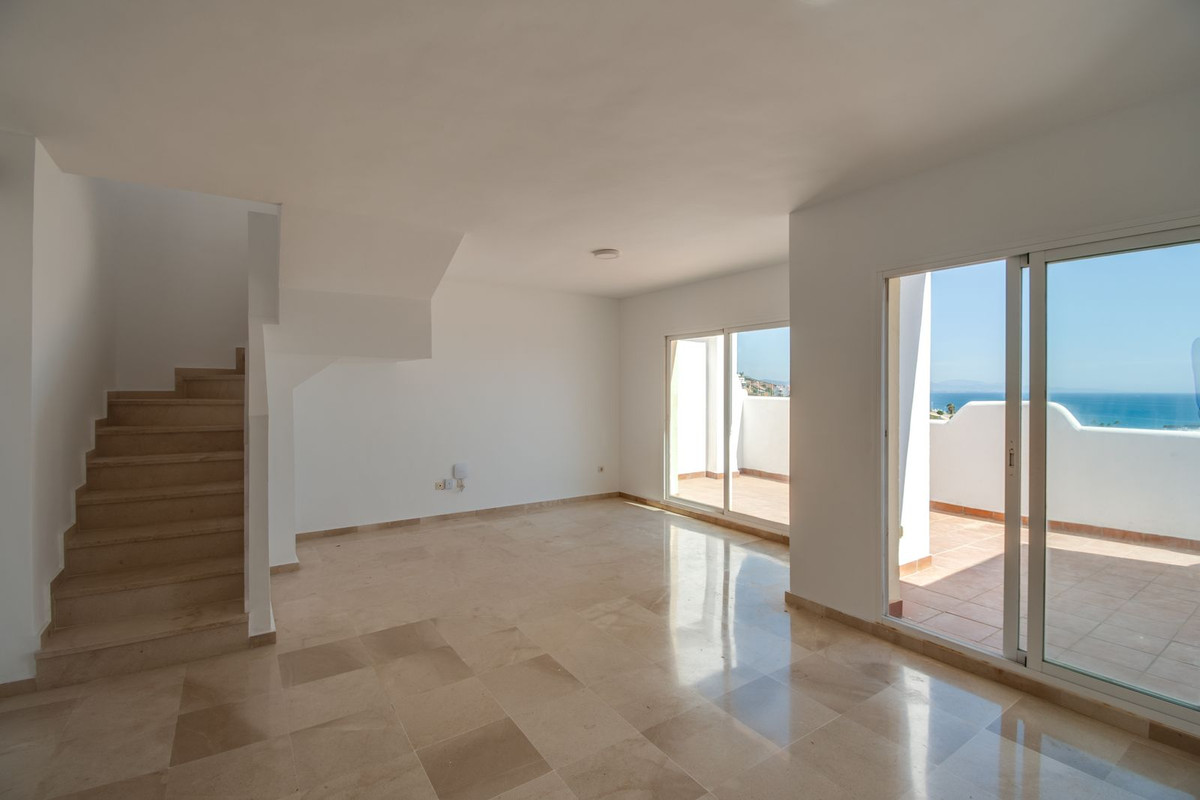 Penthouse for sale in Casares 4
