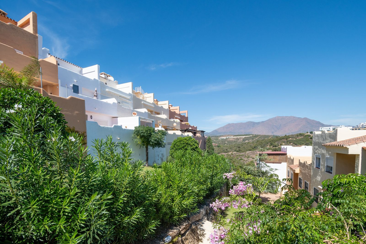 Penthouse for sale in Casares 8