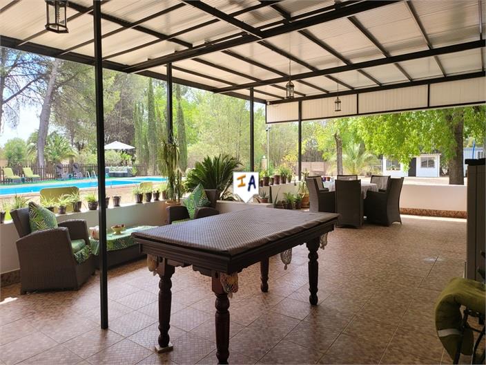 Villa for sale in Towns of the province of Seville 7