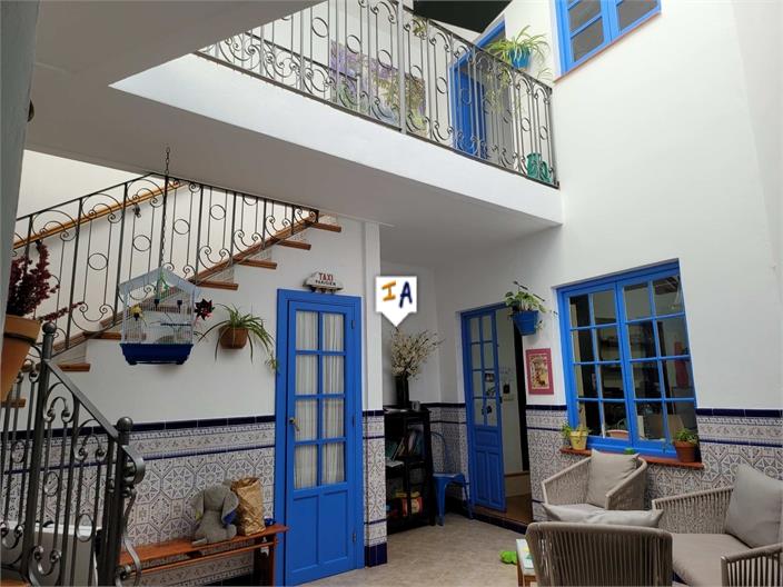 Townhouse for sale in Towns of the province of Seville 2