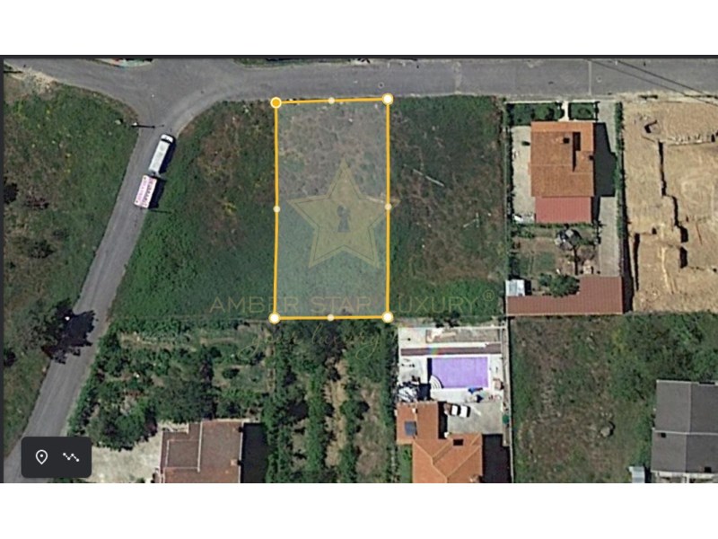 Plot for sale in Portugal 1