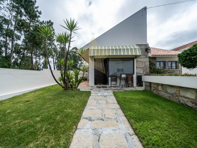 Villa for sale in Aveiro District 35