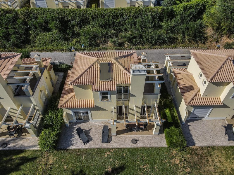 Villa for sale in Faro 1