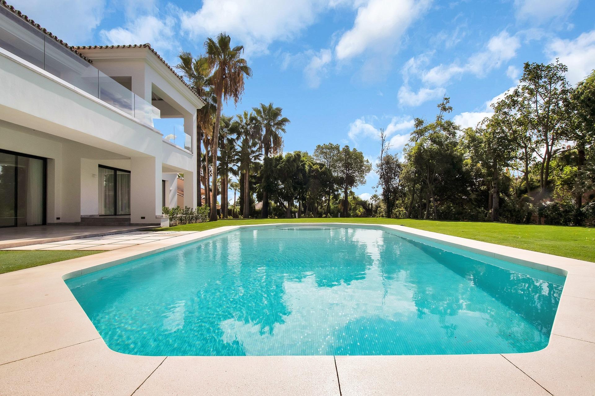 Villa te koop in Estepona 4