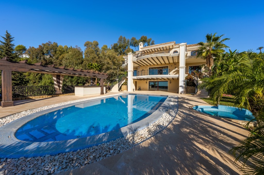 Villa for sale in Marbella - East 1