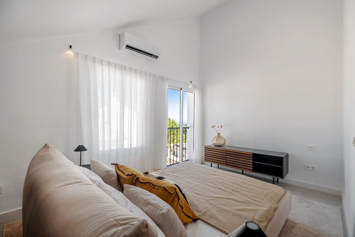 Apartment for sale in Marbella - Nueva Andalucía 24