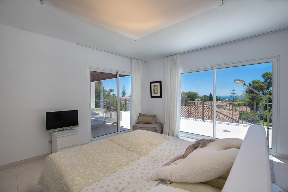 Villa for sale in Marbella - Golden Mile and Nagüeles 12