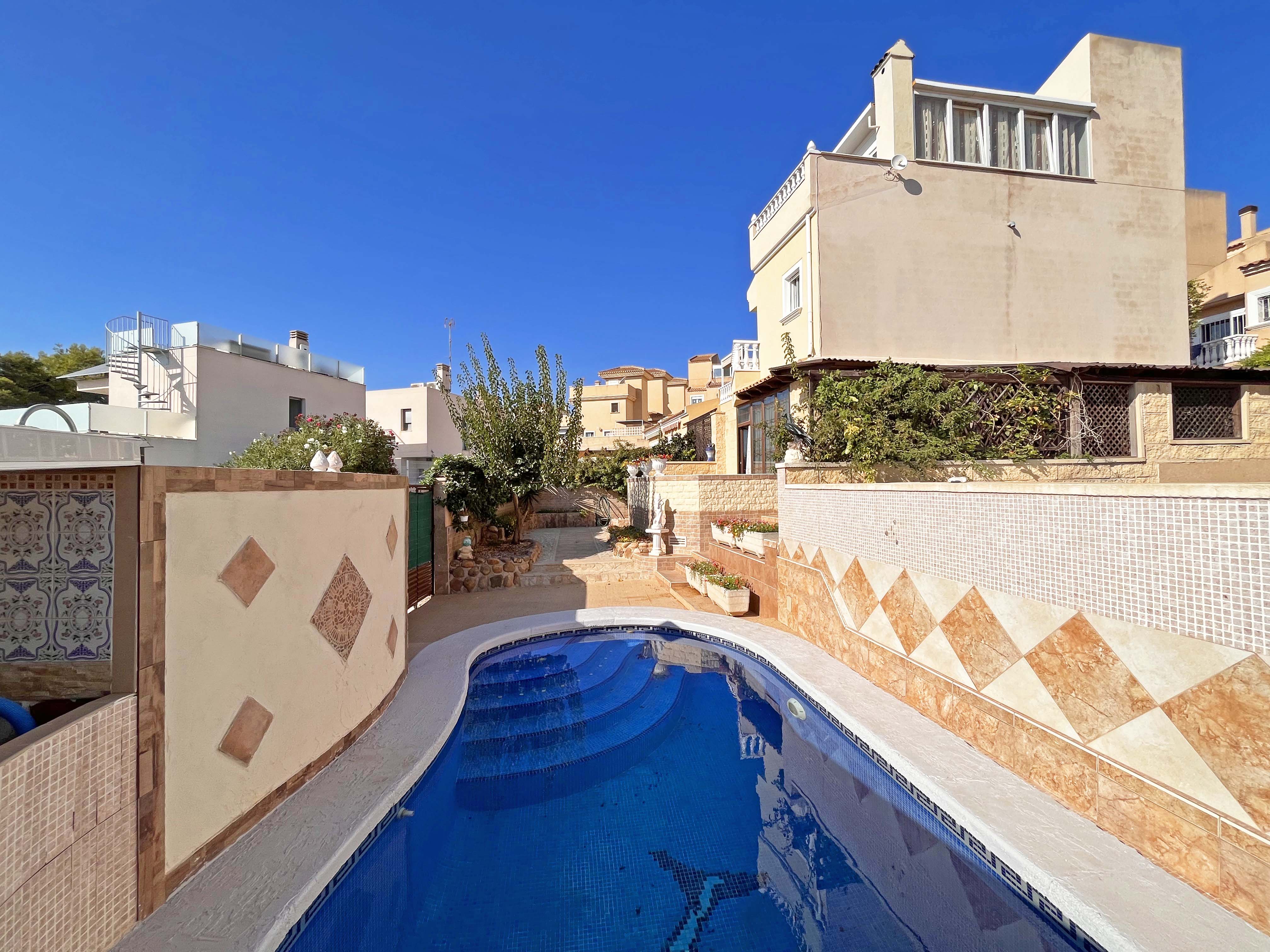 Villa te koop in Alicante 2