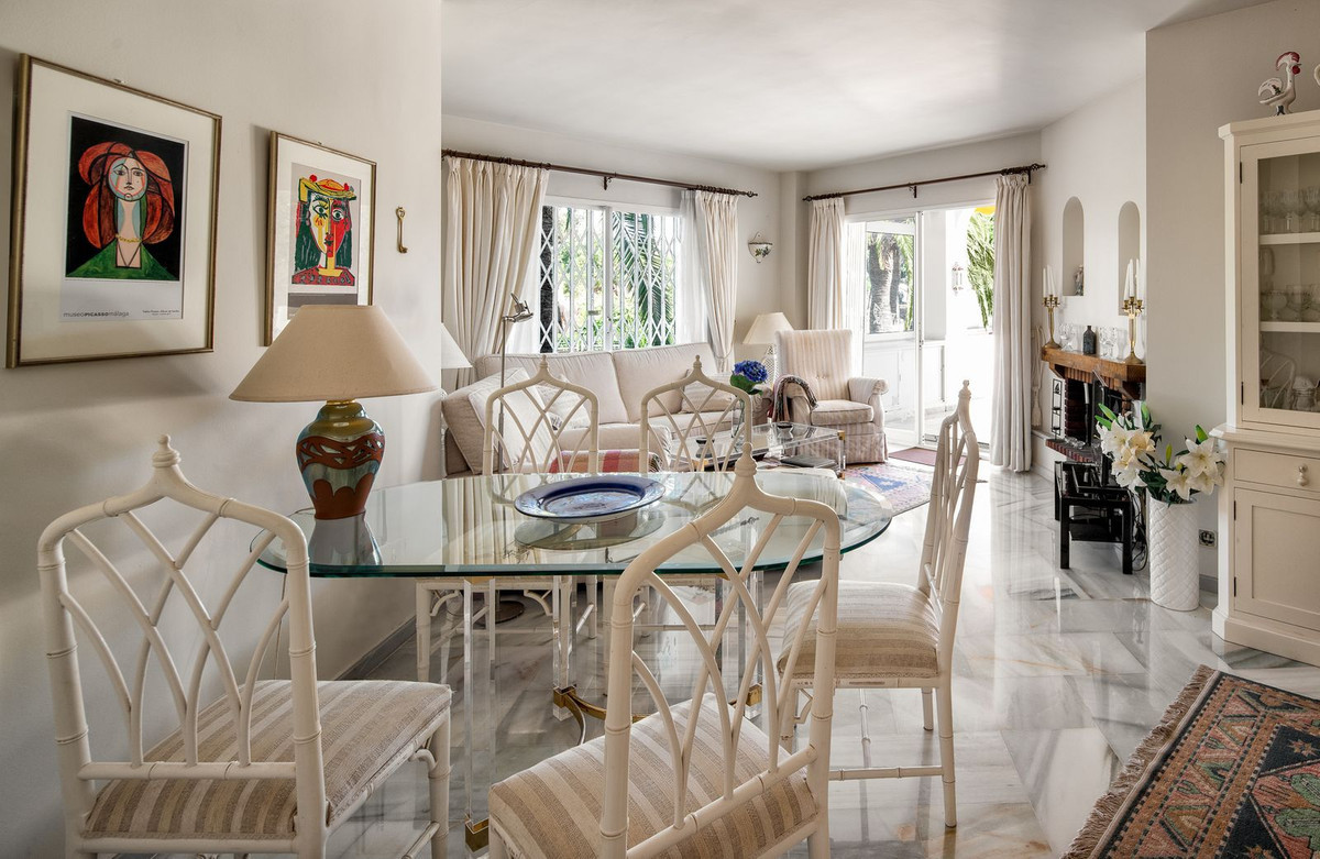 Apartment for sale in Marbella - East 11