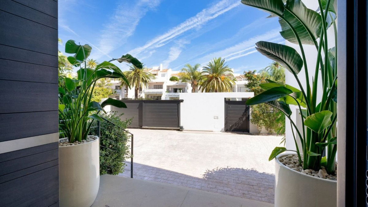 Villa te koop in Marbella - East 17