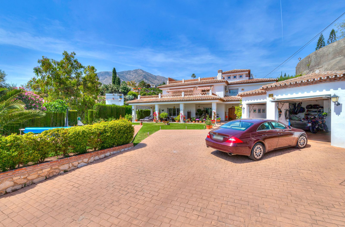 Villa for sale in Mijas 39