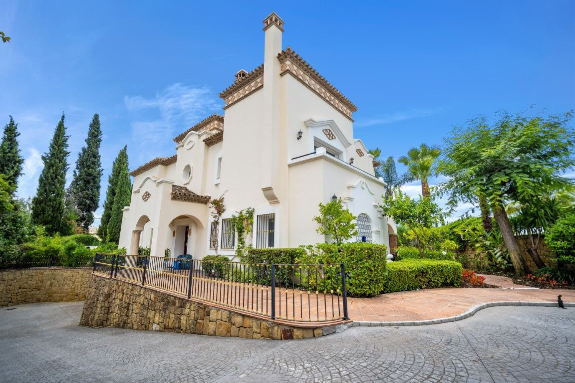 Villa for sale in Benahavís 15
