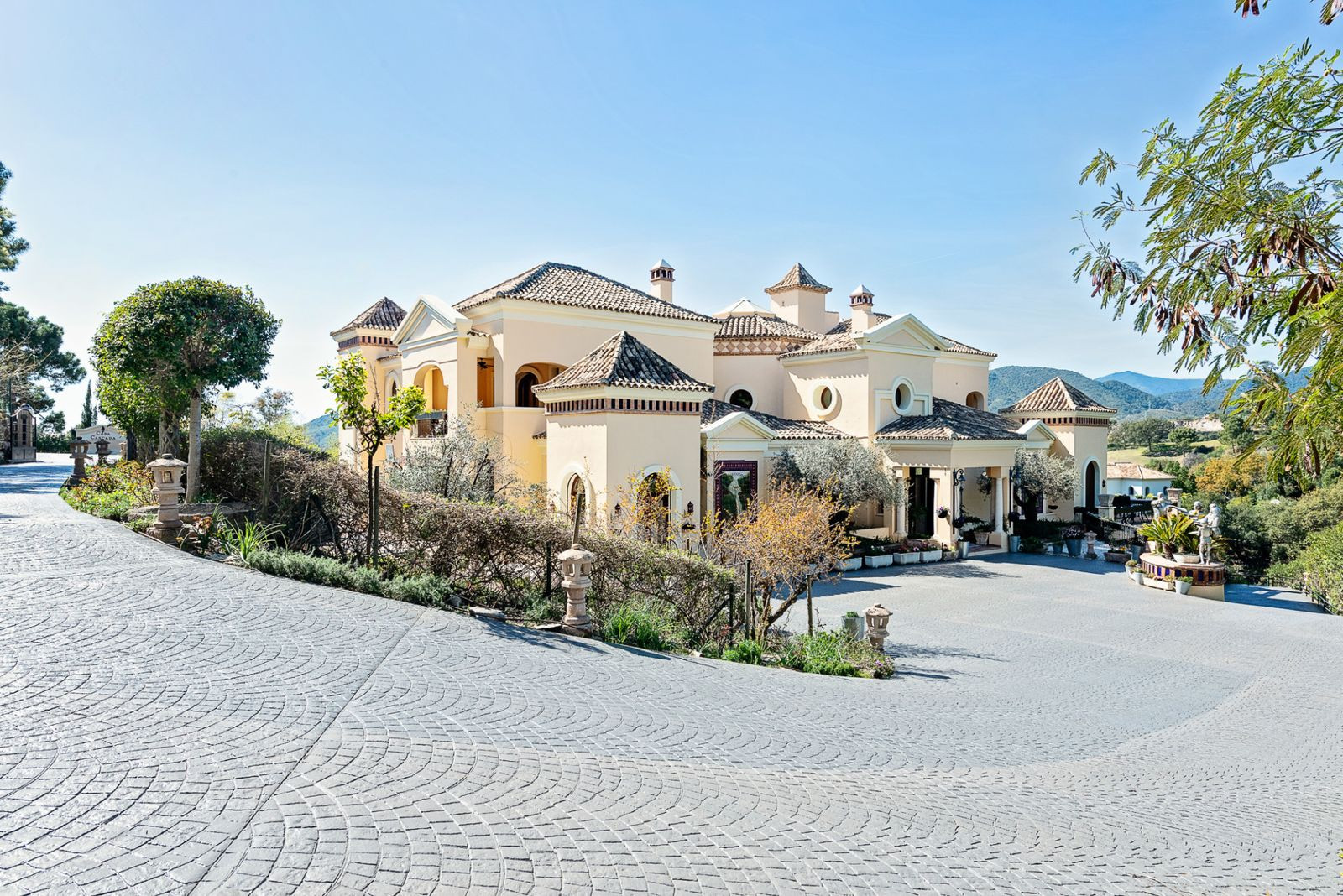 Villa for sale in Benahavís 29