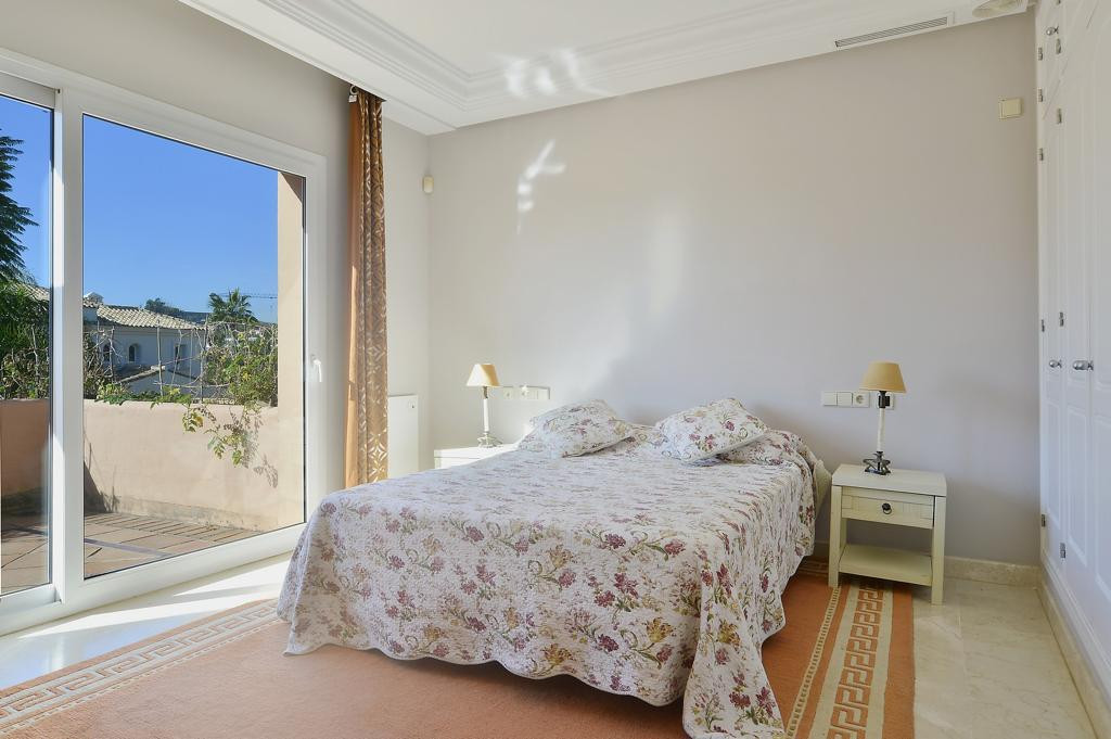 Villa for sale in Marbella - Nueva Andalucía 9