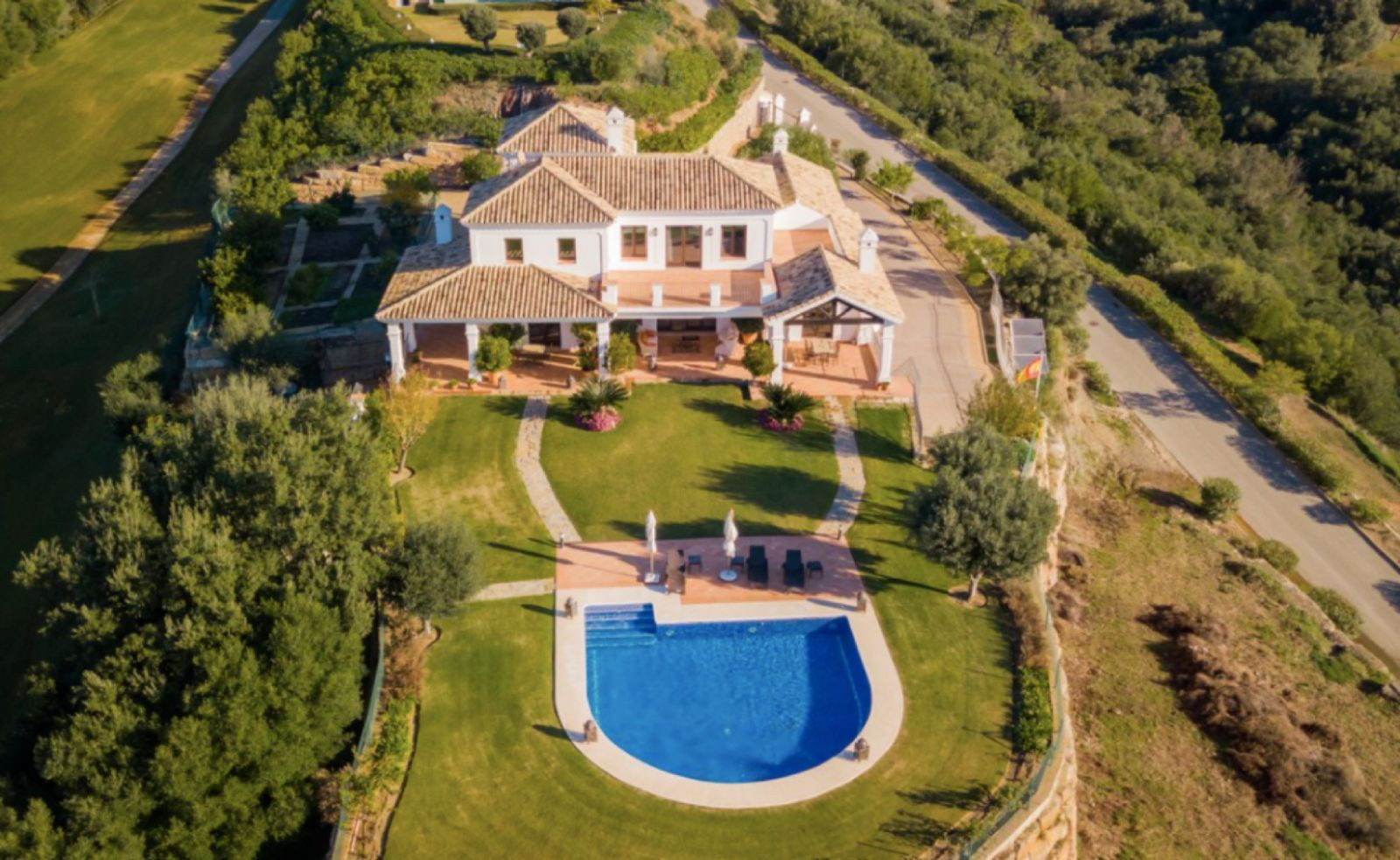 Villa for sale in Benahavís 30