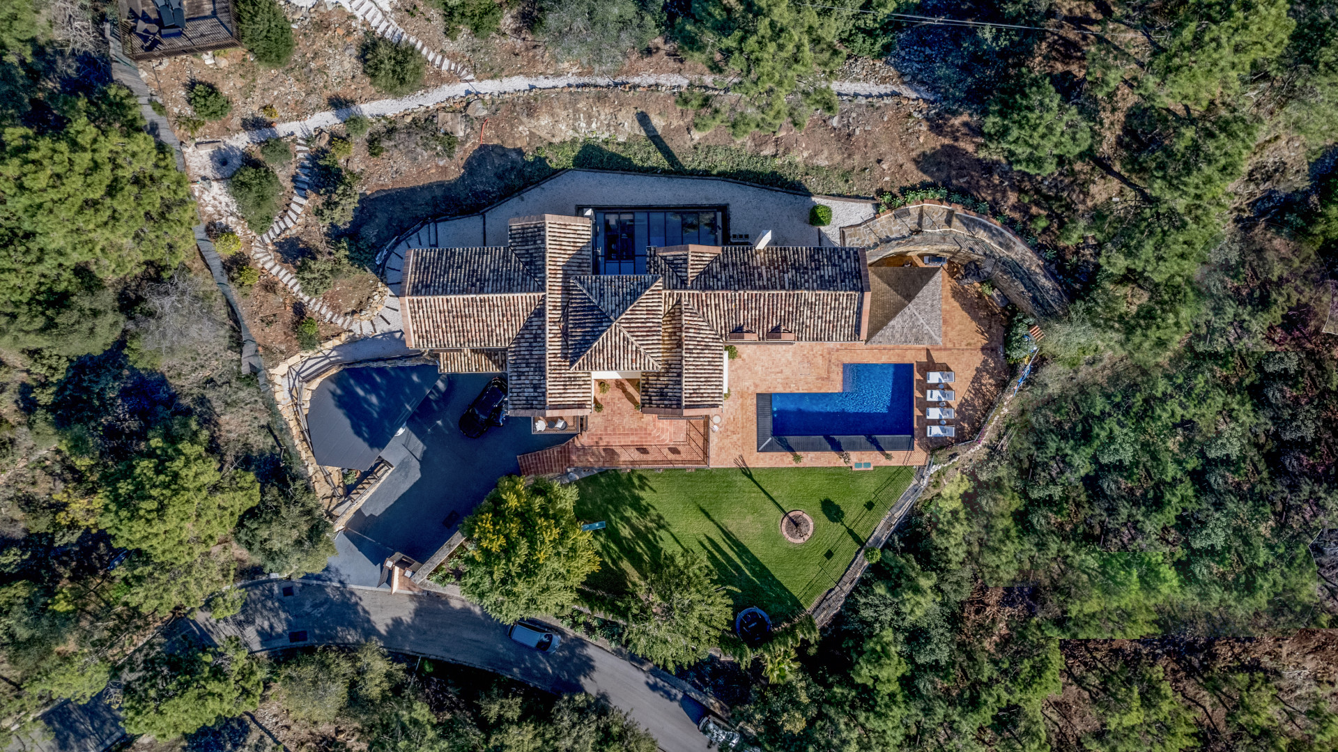 Villa for sale in Benahavís 36