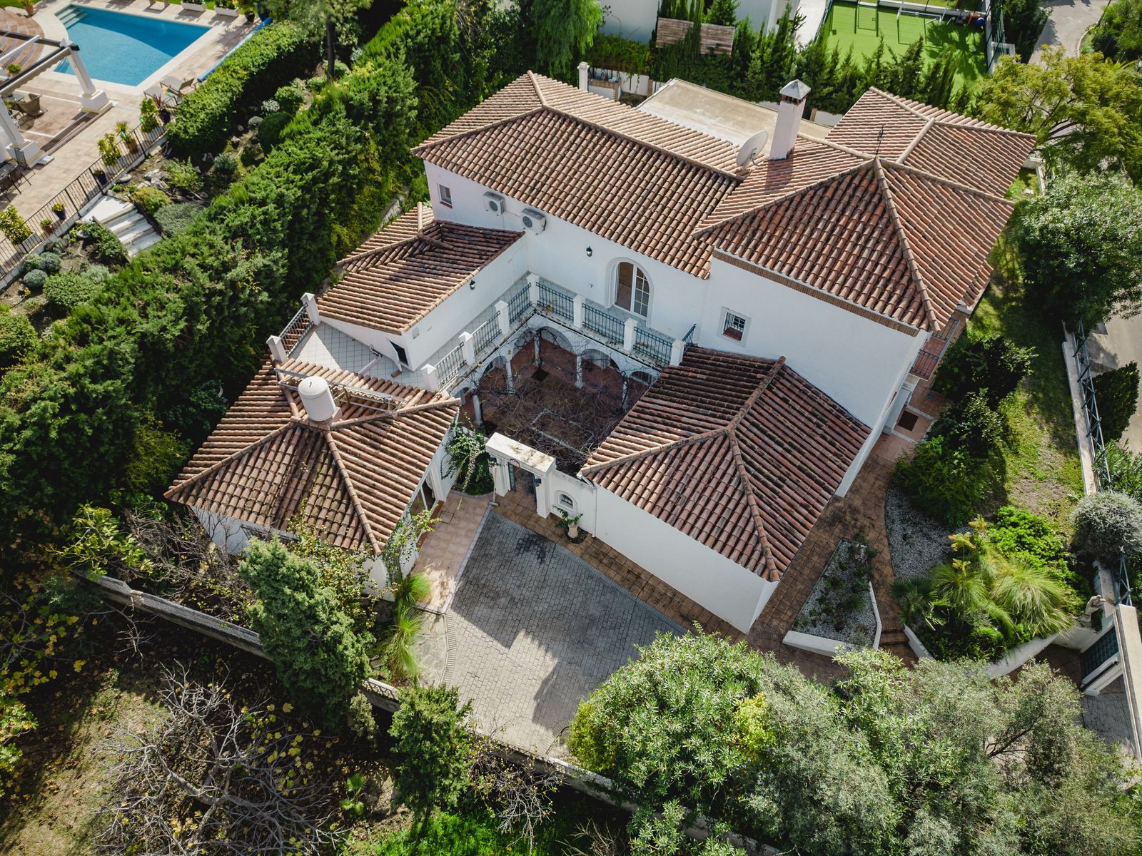 Villa for sale in Benahavís 32