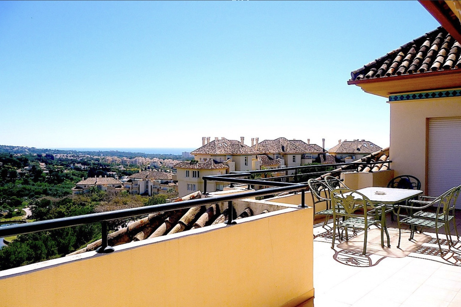 Apartment for sale in Marbella - East 10