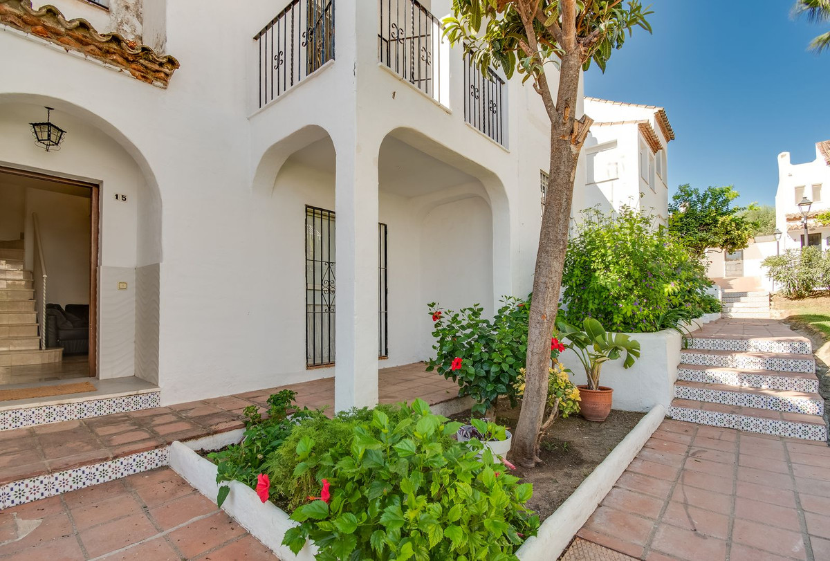 Townhouse for sale in Estepona 19