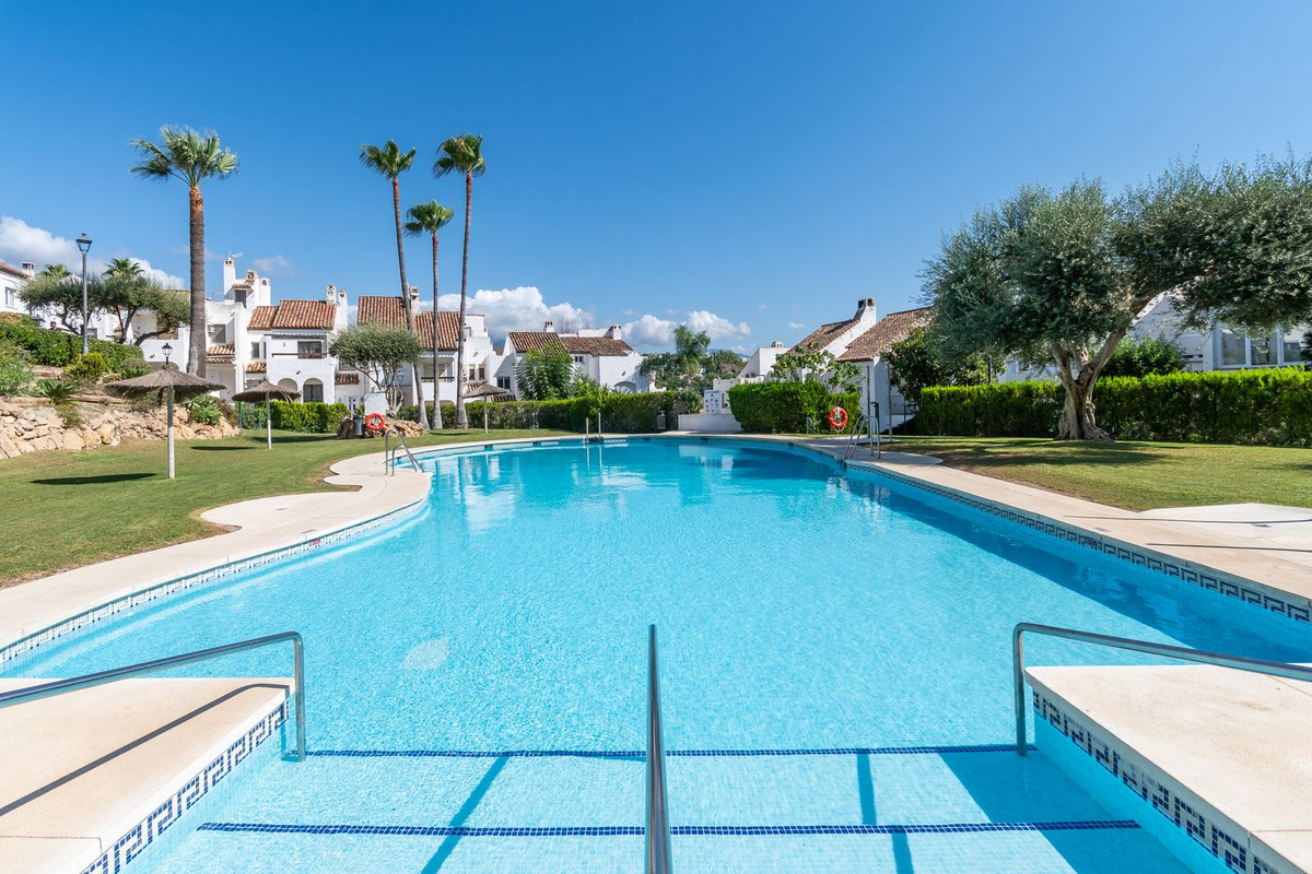 Townhouse for sale in Estepona 6